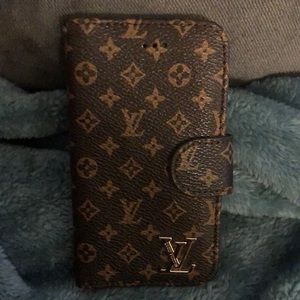 RARE Vintage Louis Vuitton Wallet/iPhone case